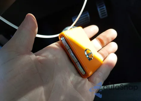 2022 Volvo Xc40 T5 R-Design z USA, uszkodzony, nr VIN YV4162UM5N2648695